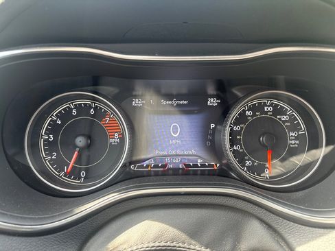 Used 2019 Jeep Cherokee Trailhawk w/ Cold Weather Group AWD/4WD image 9
