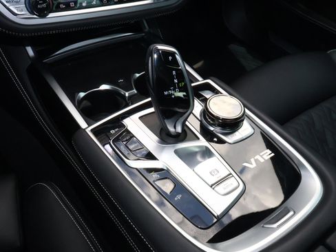 Used 2020 BMW M760i xDrive w/ Luxury Rear Seating Package AWD/4WD image 27