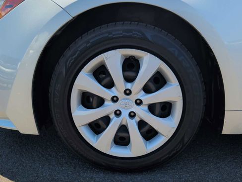 Used 2023 Toyota Corolla LE FWD image 17