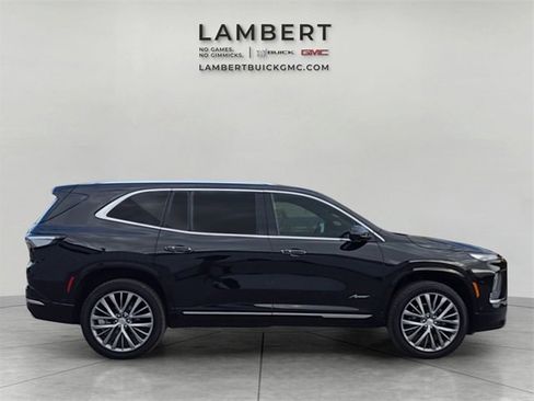 Used 2025 Buick Enclave Avenir image 5