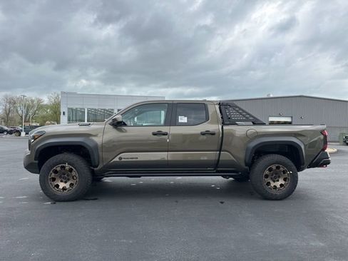 New 2026 Toyota Tacoma Trailhunter image 4
