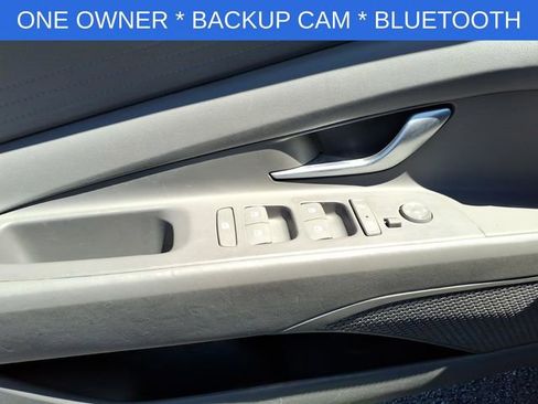 Used 2023 Hyundai Elantra SEL w/ Cargo Package FWD image 11