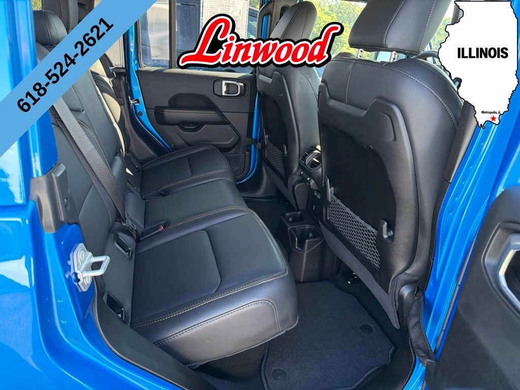 Used 2025 Jeep Gladiator Sport AWD/4WD image 12