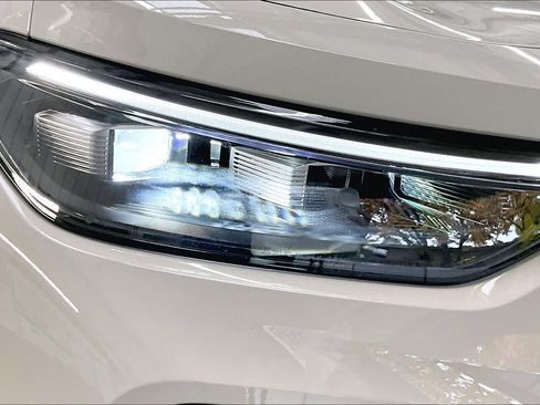 New 2026 Volkswagen Tiguan SE R-Line image 33