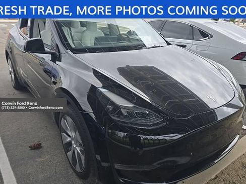 Used 2024 Tesla Model Y Long Range AWD/4WD image 1