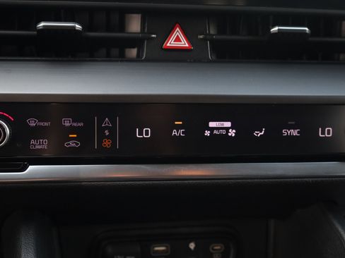 Used 2023 Kia Sportage EX FWD image 9