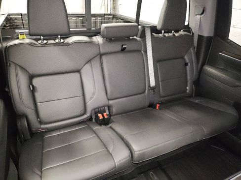 New 2026 GMC Sierra 1500 SLT AWD/4WD image 11