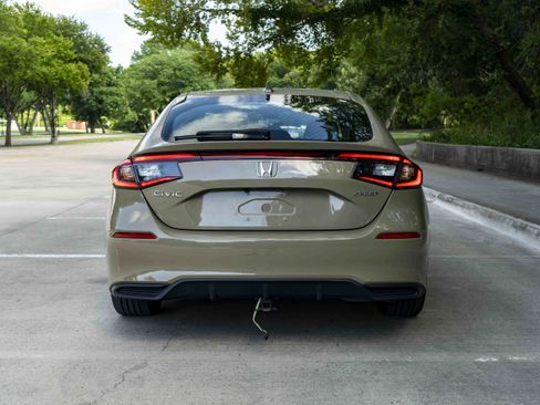 Used 2025 Honda Civic Sport image 8
