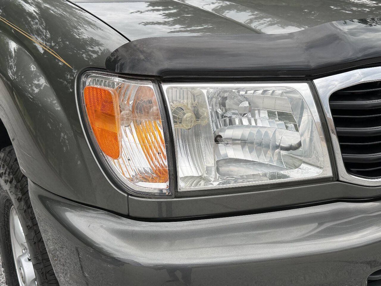 Used 2000 Toyota Land Cruiser AWD/4WD image 26