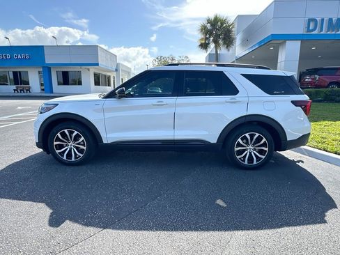 Used 2025 Ford Explorer ST-Line w/ Premium Package RWD image 8