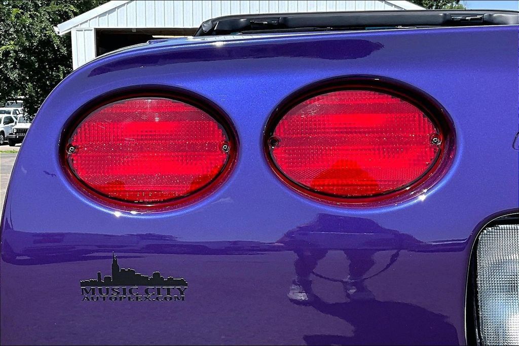 Used 1998 Chevrolet Corvette Convertible w/ Memory Pkg RWD image 21