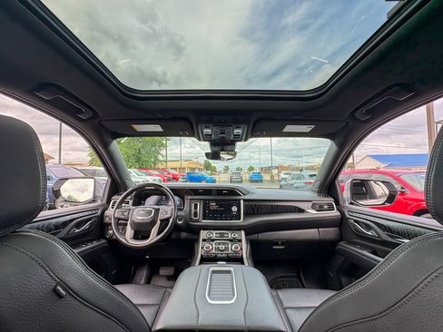 Used 2024 GMC Yukon XL Denali w/ Advanced Technology Package AWD/4WD image 2