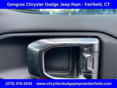 Certified 2025 Jeep Wrangler Unlimited Sahara w/ Safety Group AWD/4WD image 18
