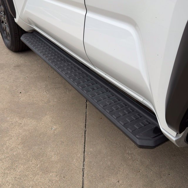 Used 2025 Toyota 4Runner SR5 AWD/4WD image 17