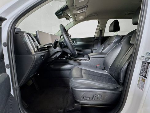 Used 2024 Kia Sorento S image 19