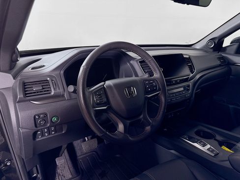 Used 2025 Honda Ridgeline TrailSport image 9