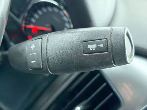 Used 2018 Chevrolet Silverado 1500 LT image 32