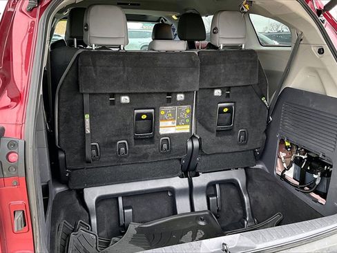 Used 2022 Toyota Sienna XLE image 34