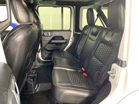 Used 2019 Jeep Wrangler Unlimited Sahara AWD/4WD image 31