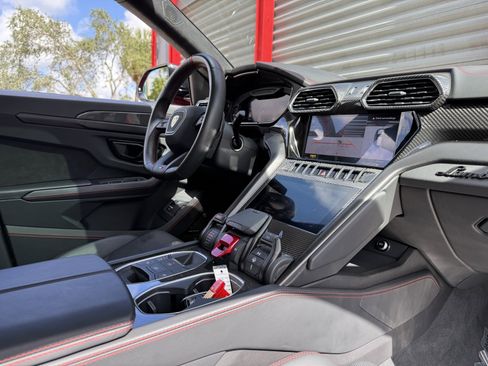 Used 2023 Lamborghini Urus S image 26