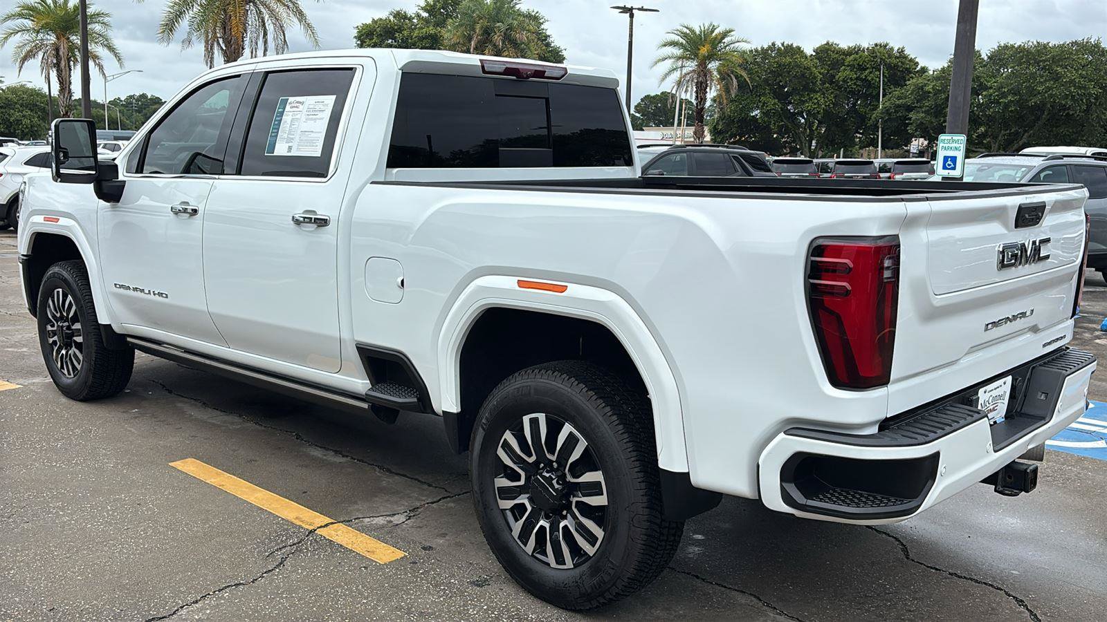 Certified 2024 GMC Sierra 2500 Denali Ultimate AWD/4WD image 5