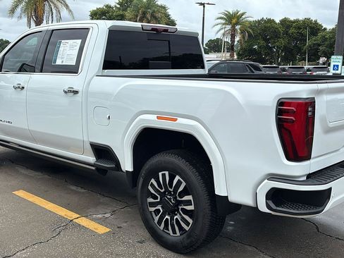 Certified 2024 GMC Sierra 2500 Denali Ultimate AWD/4WD image 5