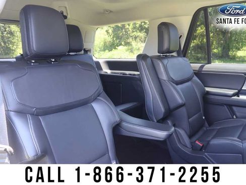 Used 2025 Ford Expedition Platinum AWD/4WD image 33