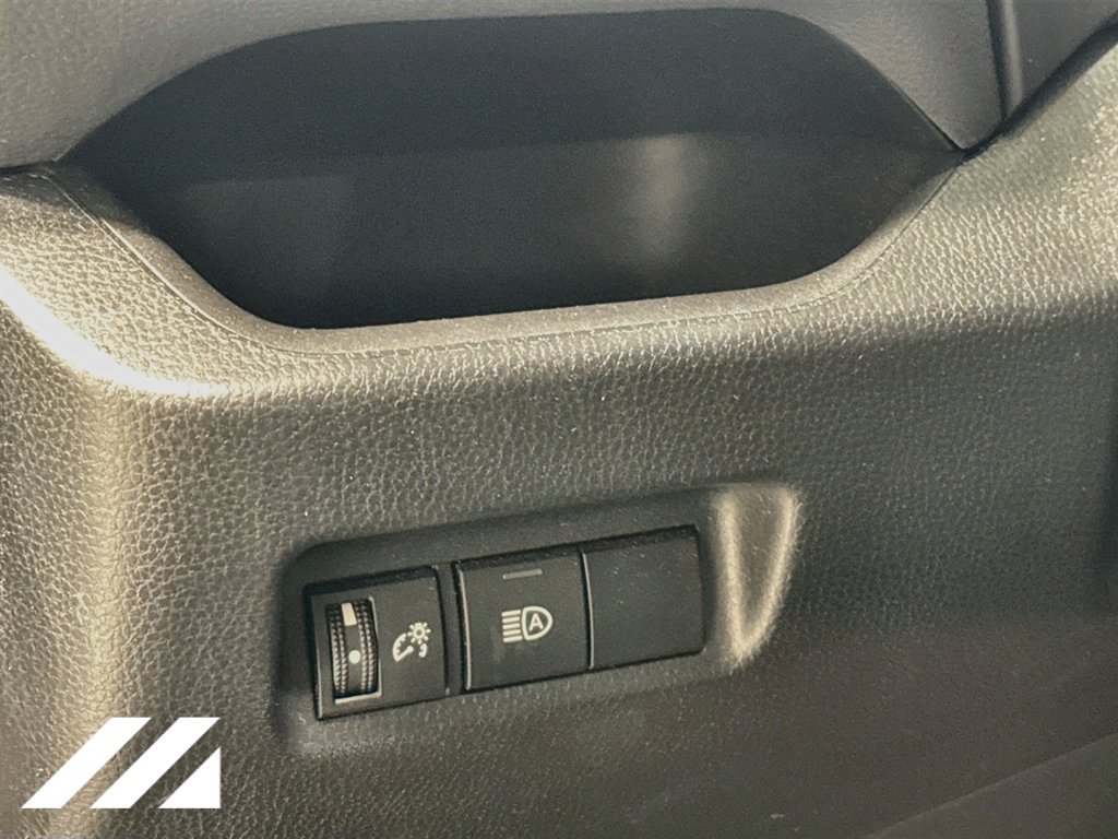 Used 2024 Toyota RAV4 XLE AWD/4WD image 10