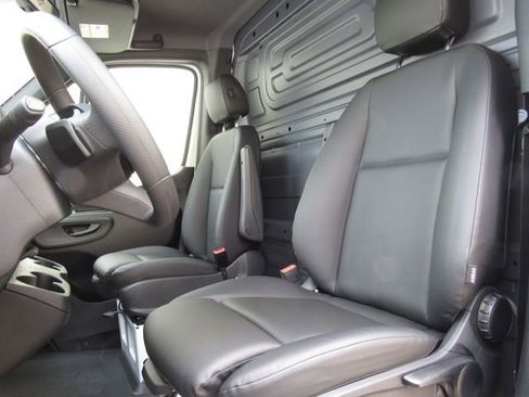 Certified 2025 Mercedes-Benz Sprinter 2500 image 11