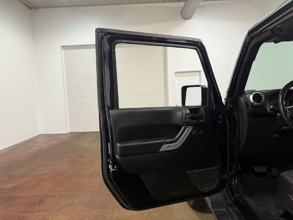 Used 2018 Jeep Wrangler Unlimited Sahara AWD/4WD image 56