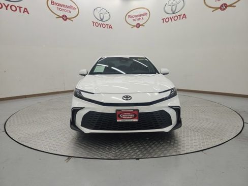 Used 2025 Toyota Camry SE FWD image 4