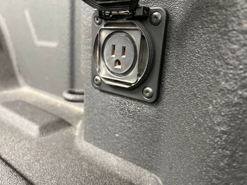Used 2025 GMC Sierra 1500 AT4 AWD/4WD image 40