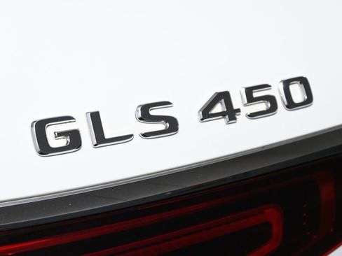 Used 2023 Mercedes-Benz GLS 450 4MATIC image 42