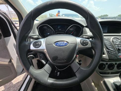 Used 2014 Ford Focus SE FWD image 11