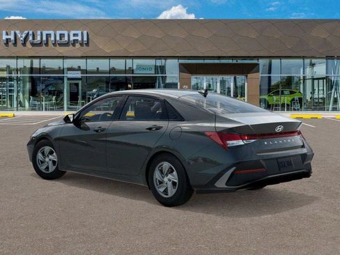 New 2026 Hyundai Elantra SE FWD image 5