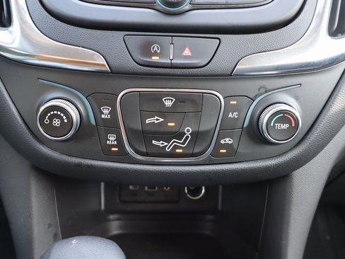 Used 2023 Chevrolet Equinox LT image 11