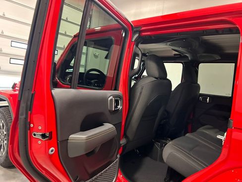 New 2025 Jeep Wrangler Sahara image 30