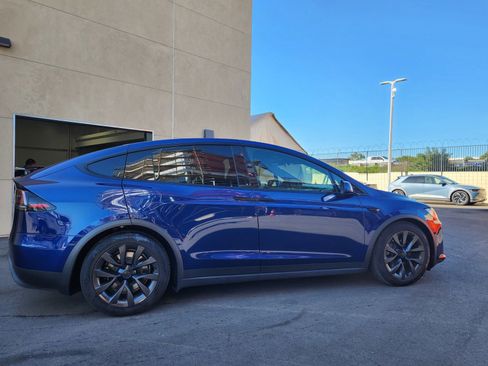 Used 2024 Tesla Model X image 8