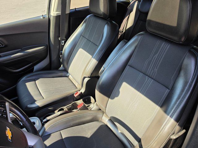 Used 2016 Chevrolet Trax LT w/ LT Sun and Sound Package AWD/4WD image 23