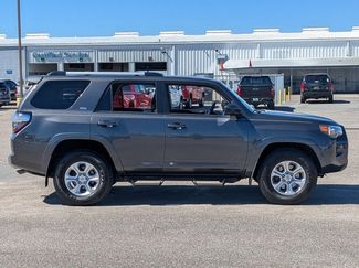 Used 2019 Toyota 4Runner SR5 video 4