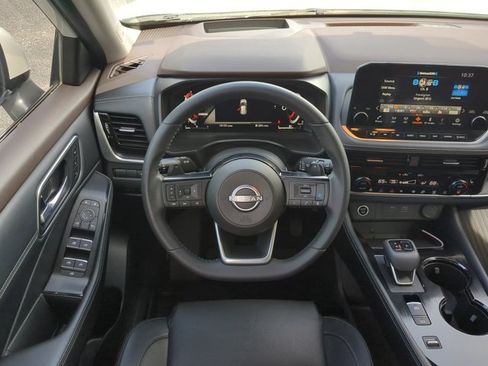 Certified 2023 Nissan Rogue Platinum w/ Platinum Premium Package FWD image 16