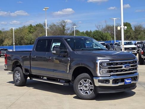 New 2026 Ford F250 Lariat w/ FX4 Off-Road Package image 2