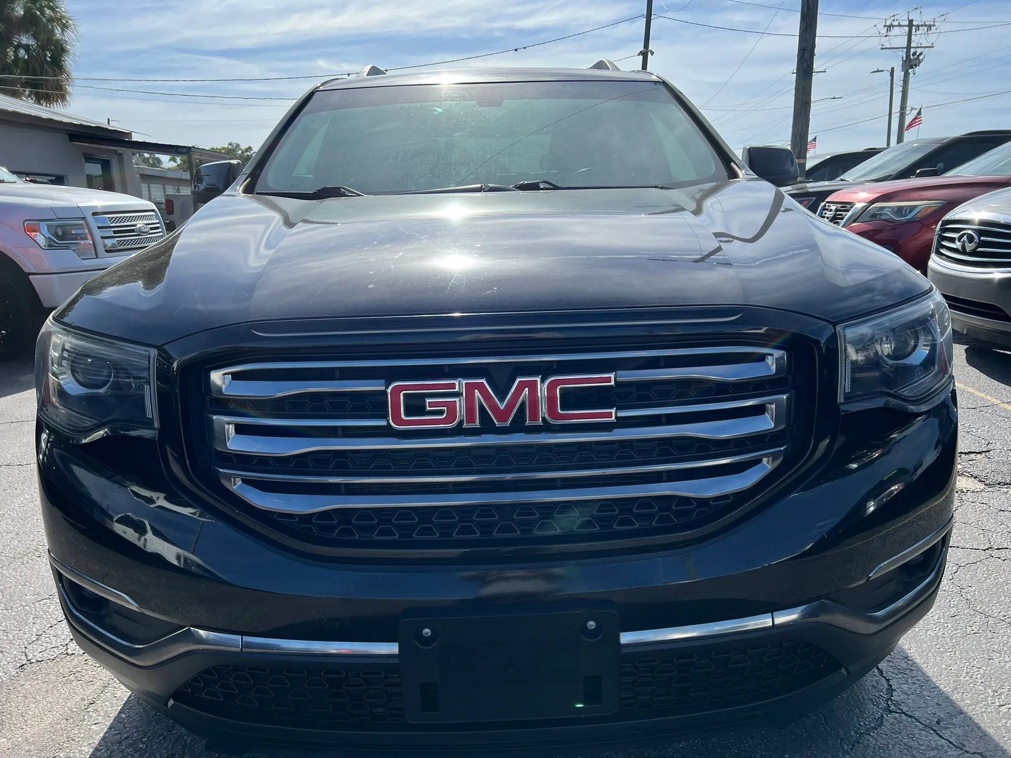 Used 2017 GMC Acadia SLT AWD/4WD image 3