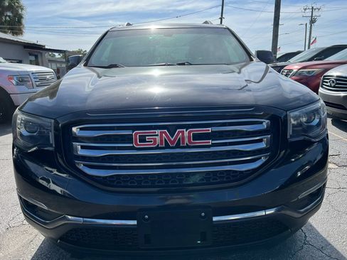 Used 2017 GMC Acadia SLT AWD/4WD image 3