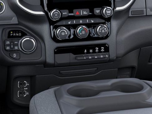 New 2026 RAM 1500 4x4 Crew Cab image 24
