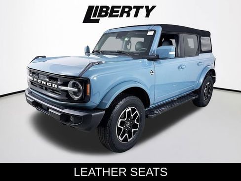 Used 2023 Ford Bronco Outer Banks image 3