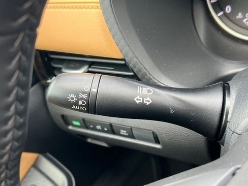 New 2025 Nissan Sentra SV w/ SV Premium Package image 17