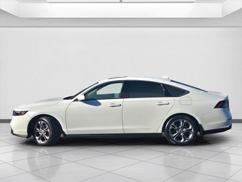 Certified 2023 Honda Accord EX image 8