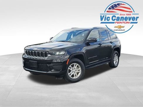 Used 2023 Jeep Grand Cherokee Laredo AWD/4WD image 1
