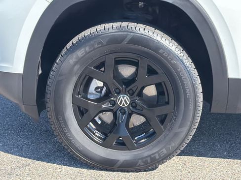 Used 2024 Volkswagen Atlas Cross Sport SE w/ Panoramic Sunroof Package AWD/4WD image 26